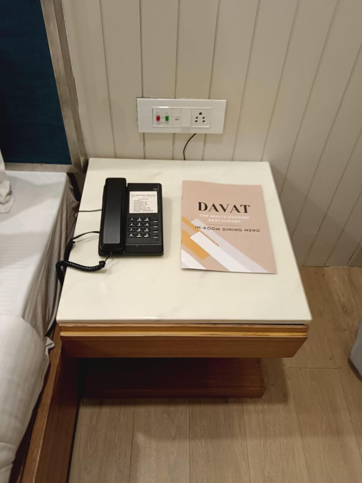 Hotel Prag Continental 古瓦哈提 外观 照片