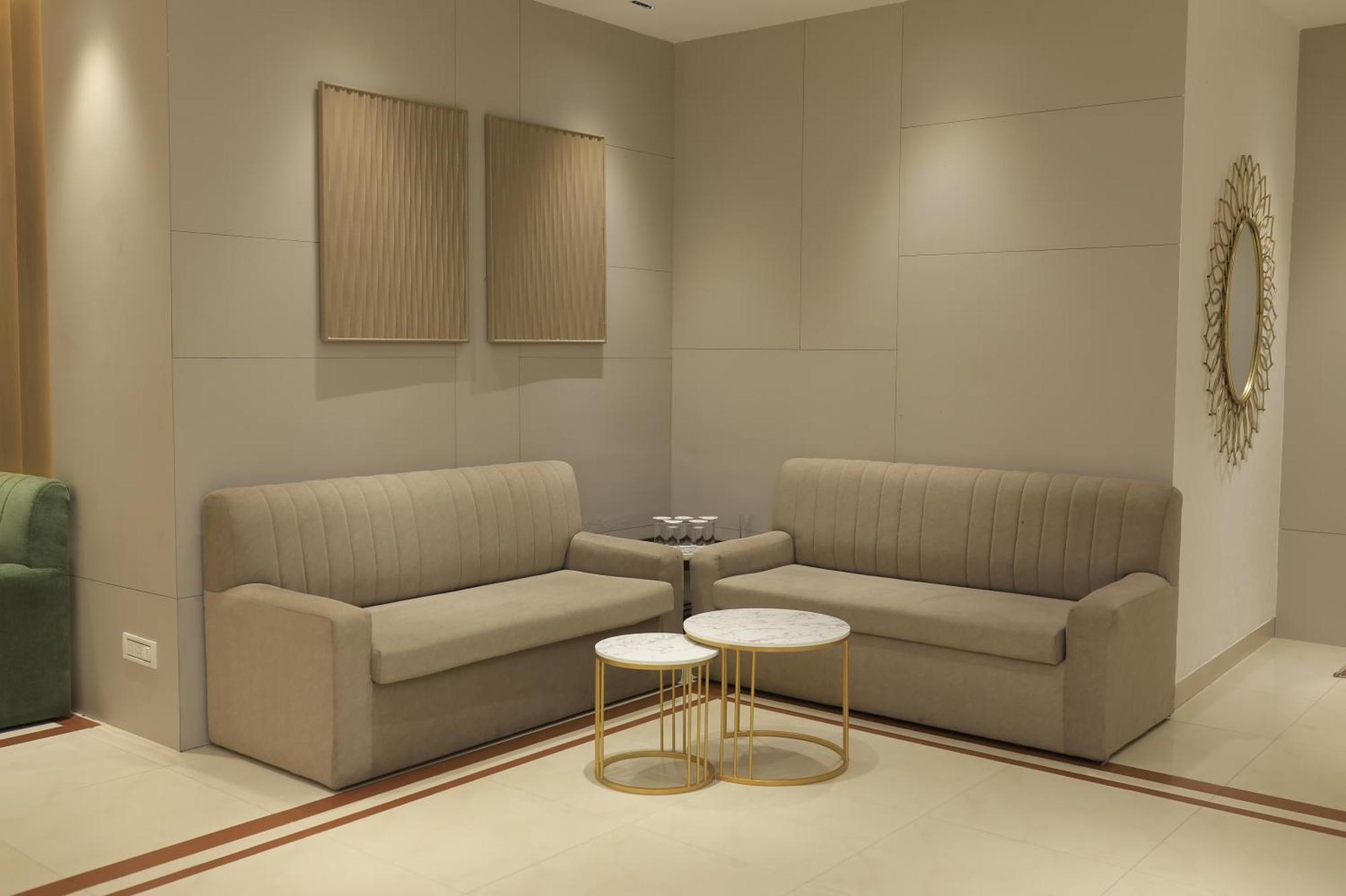 Hotel Prag Continental 古瓦哈提 外观 照片
