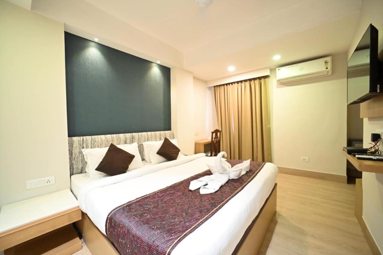 Hotel Prag Continental 古瓦哈提 外观 照片