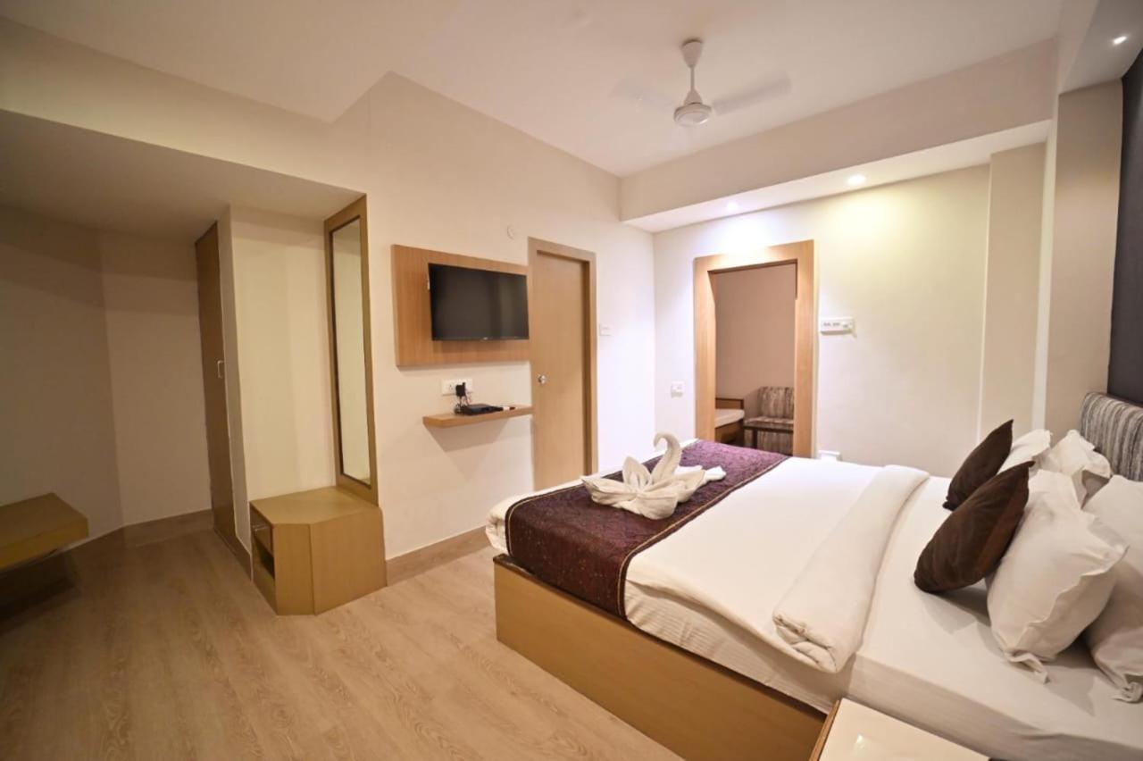 Hotel Prag Continental 古瓦哈提 外观 照片