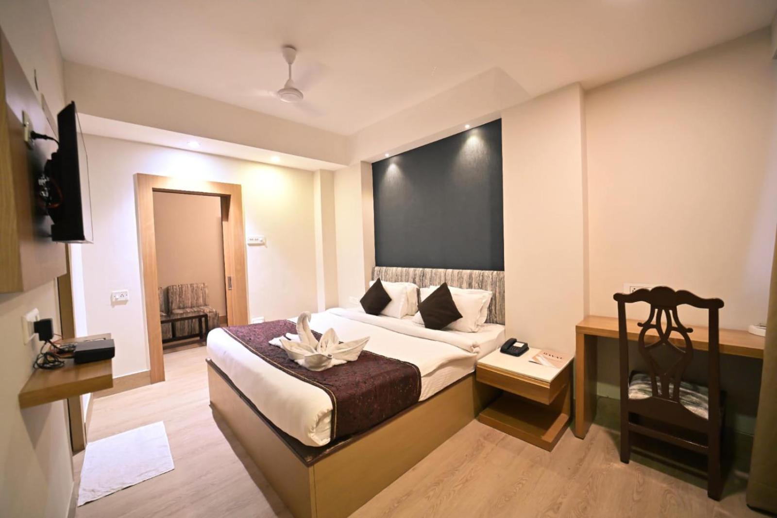 Hotel Prag Continental 古瓦哈提 外观 照片