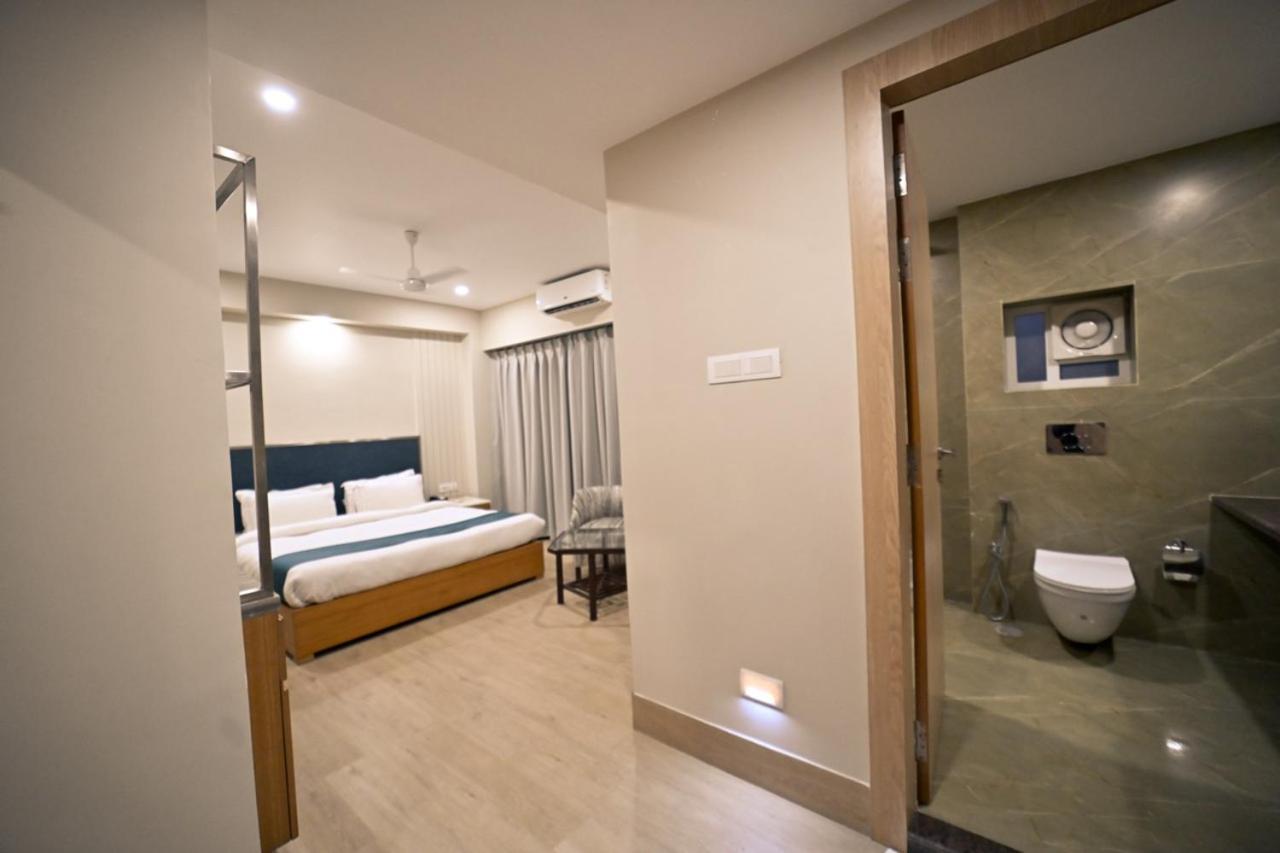 Hotel Prag Continental 古瓦哈提 外观 照片