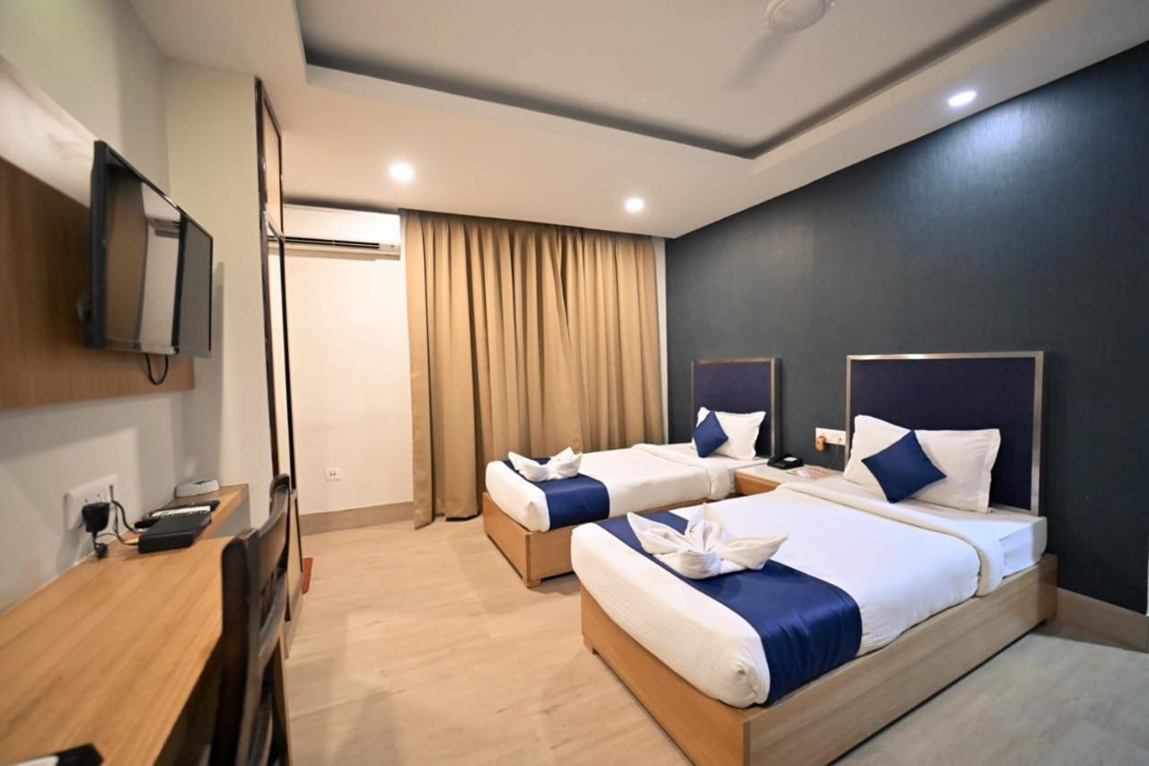 Hotel Prag Continental 古瓦哈提 外观 照片